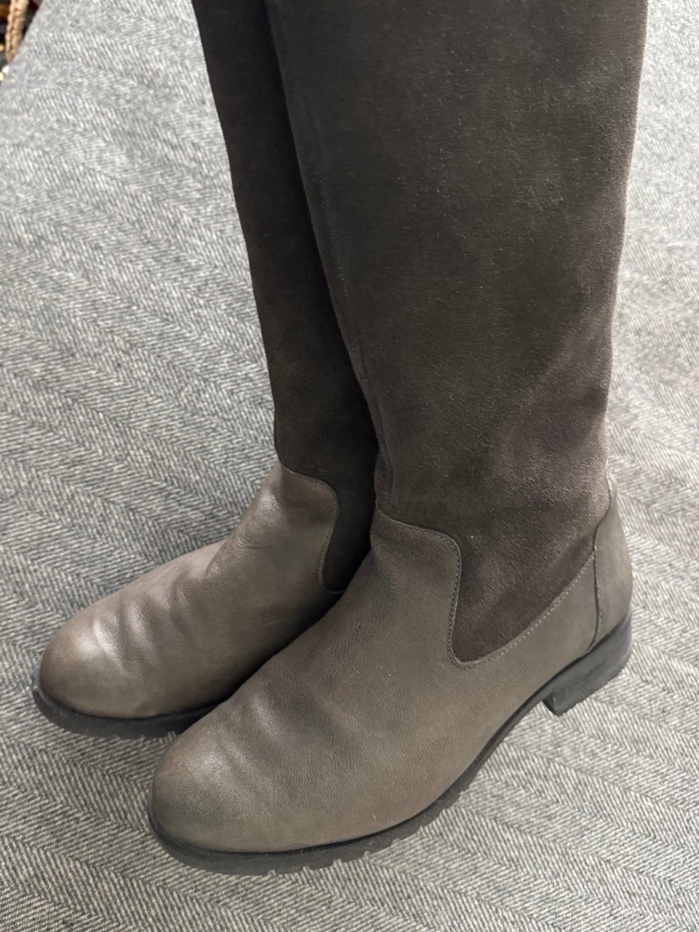 GRAY SUEDE AND LEATHER BOOTS WITH LUG SOLE